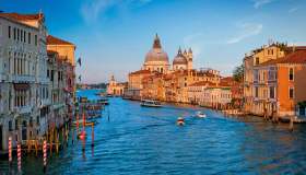 Aumenta a 10 euro il costo del ticket per entrare a Venezia