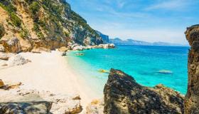 Cala Mariolu, l’angolo di paradiso della Sardegna a numero chiuso per tutelare la sua bellezza