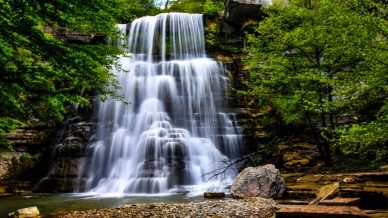 Romagna: tre cascate scenografiche sull’Appennino per i picnic di primavera