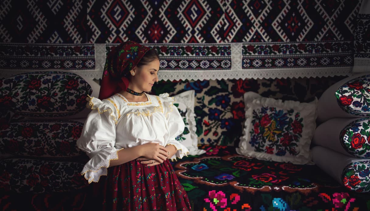 Costume, Romania