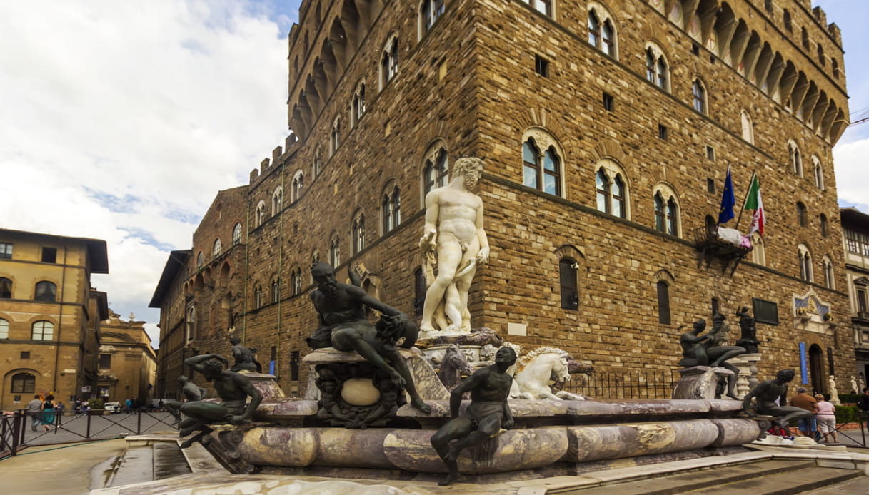 Fontana del Nettuno in piazza della Signoria a Firenze