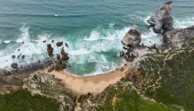 Tra vento e scogli: le spiagge più selvagge e meno conosciute del Portogallo