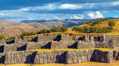 A Sacsayhuamán le pietre sono scolpite con una precisione perfetta: non passa neppure una lama
