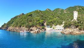 San Fruttuoso, la baia ligure segreta con un “tesoro” in fondo al mare