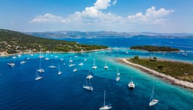 Dove andare a giugno: tra spiagge da sogno poco affollate e vette maestose
