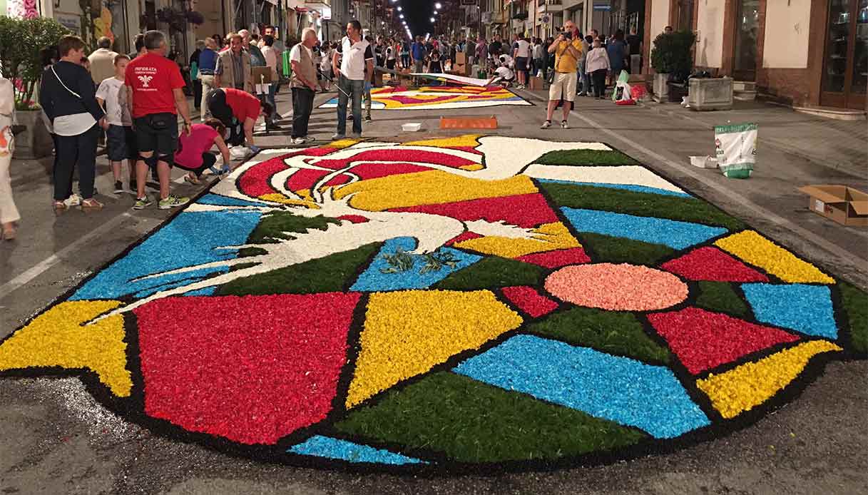 infiorata-casteraimondo