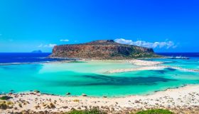 Mare turchese, spiagge bianche e rosa: la Laguna di Balos è un paradiso dipinto