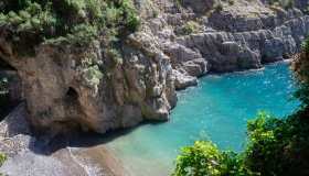 È l’insenatura naturale più suggestiva e magica da vedere nella Costiera Amalfitana: il Fiordo di Crapolla