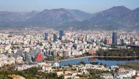 Cosa vedere a Tirana: tra sogni, colori e storie da ascoltare