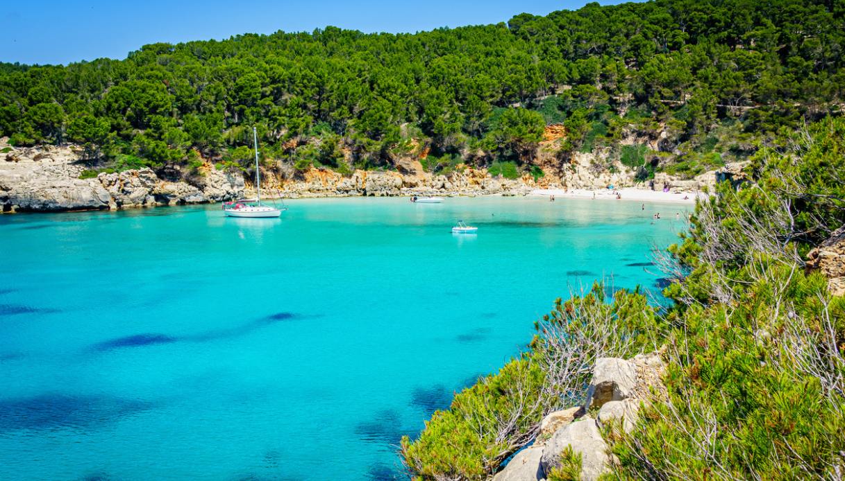 https://siviaggia.it/wp-content/uploads/sites/2/2025/06/Cala-Escorxada.jpg