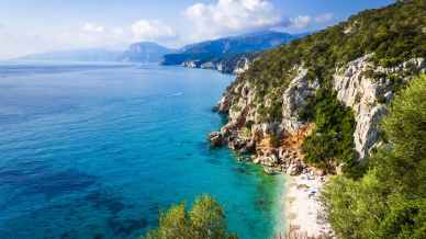 Cala Fuili: la spiaggia selvaggia (e Instagrammabile) dove dimenticare il Wi-Fi