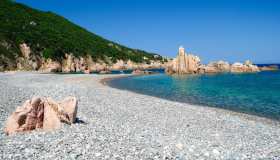 Un angolo segreto di paradiso: benvenuti a Cala Tinnari