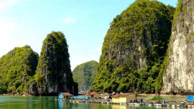 Cua Van, il villaggio galleggiante dove il tempo sembra essersi fermato