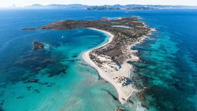 Espalmador, l’Isola segreta del Mediterraneo che sembra un paradiso delle Maldive
