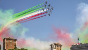 Parata solenne, Frecce Tricolori nel blu: Roma celebra la Repubblica