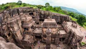 Grotte di Ellora, un capolavoro sotterraneo dove storia, spiritualità e arte si fondono