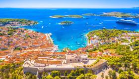 Alla scoperta di Hvar, l’isola tra yacht, mojito e tramonti mozzafiato