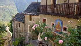 Valleggia, il borgo di 3 abitanti diventato un laboratorio d’arte