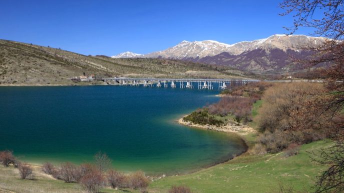 Lago di Campotosto, natura selvaggia nel cuore d’Abruzzo