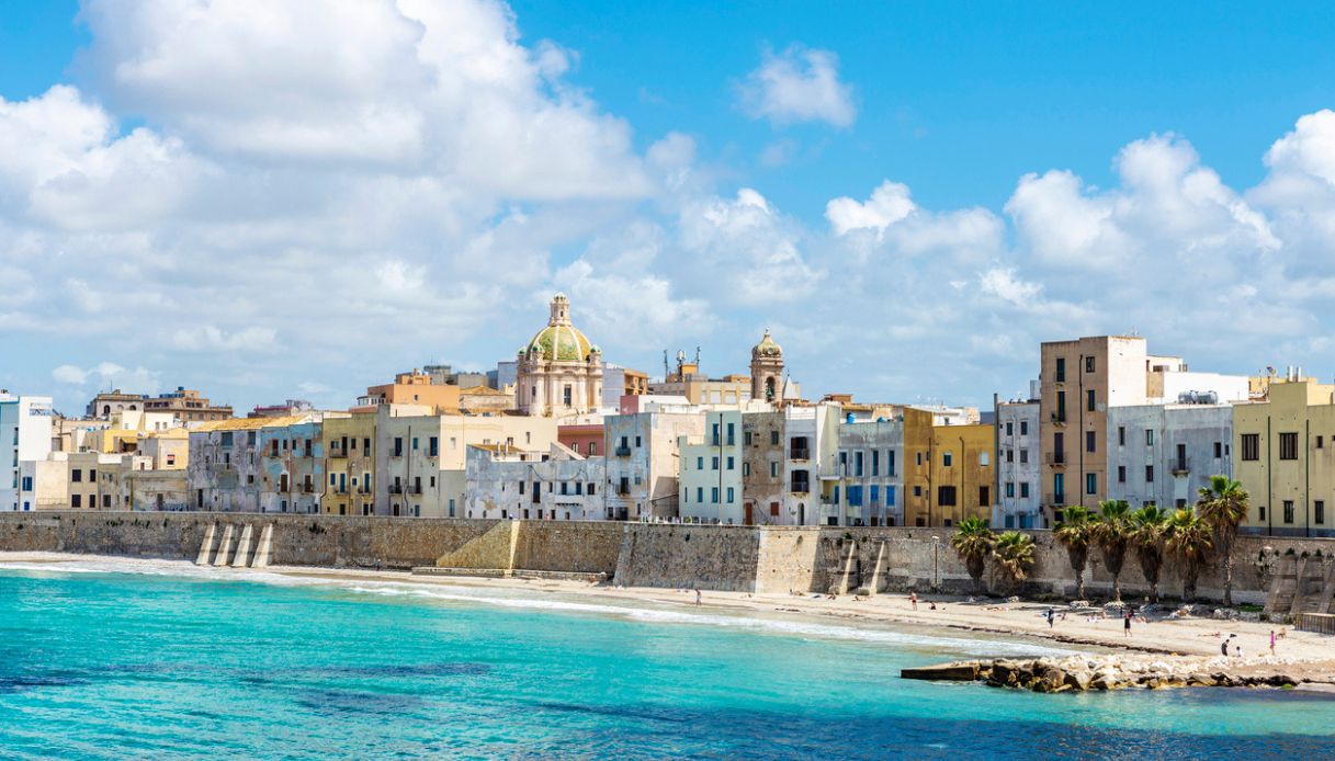 Passeggiata e spiaggia a Marsala