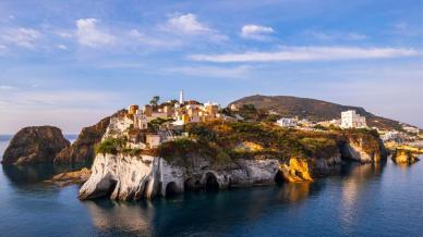 Le isole del Lazio, perle selvagge nel cuore del Tirreno
