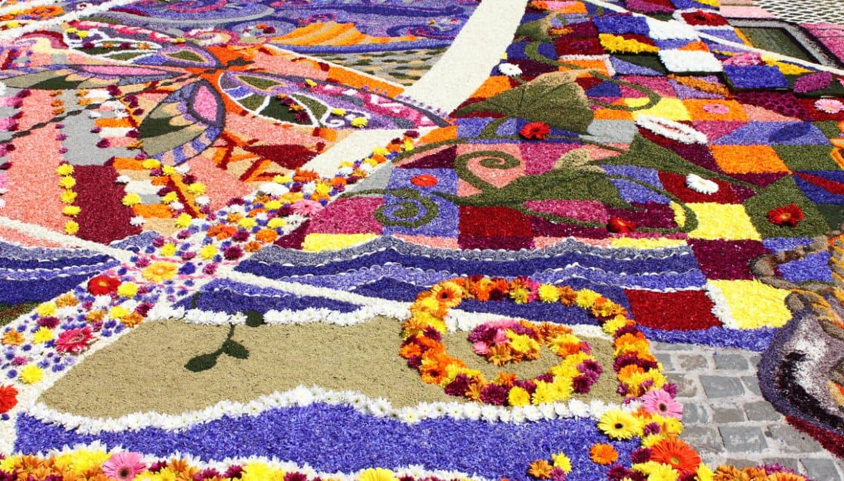 https://siviaggia.it/wp-content/uploads/sites/2/2025/06/Spello-Infiorata.jpg