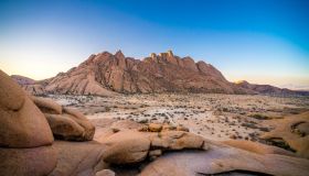 Spitzkoppe, il monumento naturale dove il deserto incontra il cielo