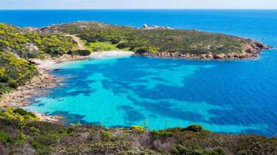 Isola dell’Asinara in Sardegna: il tesoro naturalistico dalla storia unica e dalla bellezza selvaggia