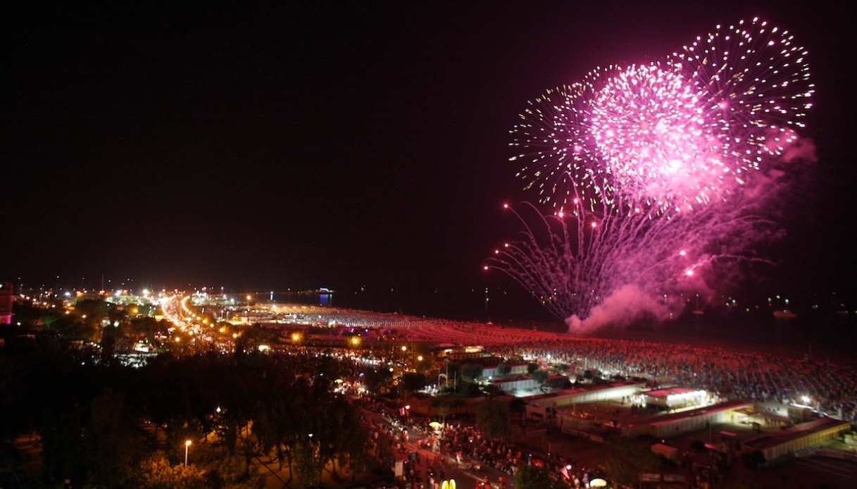 fuochi d'artificio alla notte rosa