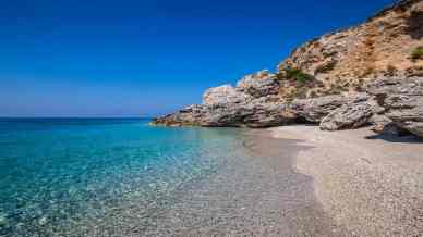 Mare cristallino e bellezza solitaria: le spiagge più nascoste dell’Albania