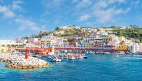 Isola di Ponza, la perla del Tirreno dai mille colori