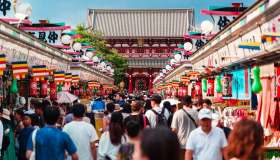 Perché l’estate è la stagione perfetta per andare a Tokyo: tra kimono, fuochi d’artificio e notti magiche