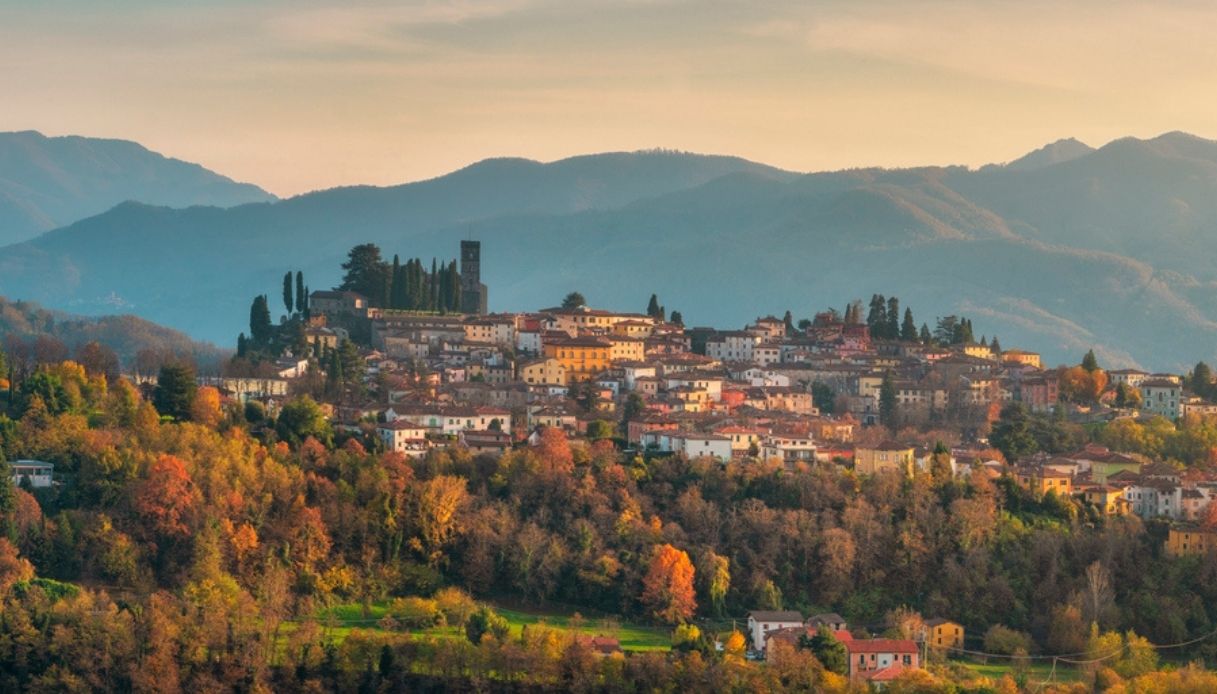 https://siviaggia.it/wp-content/uploads/sites/2/2025/07/Barga-in-Toscana.jpg