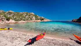 Cala Brigantina, la spiaggia nascosta di Caprera dove il tempo si ferma e la natura respira