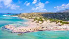 Spiaggia di Elafonissi in Grecia, cosa vedere: la perla rosa di Creta che sembra irreale
