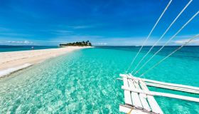 L’isola dove sembra di passeggiare sull’oceano: benvenuti a Kalanggaman