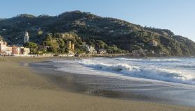 Levanto, il borgo ligure poetico affacciato sul mare e vicino alle Cinque Terre