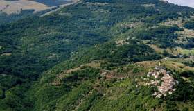 Mucciafora, il borgo più piccolo dell’Umbria è perfetto per gli amanti dei libri