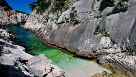 Portu Pedrosu, la caletta segreta della Sardegna che profuma di mirto e libertà