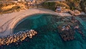 Le spiagge di Pizzo Calabro più belle sono cartoline d’azzurro tra mito e meraviglia