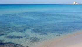 Torre Lapillo, la spiaggia salentina che incanta con sabbia bianca e mare caraibico