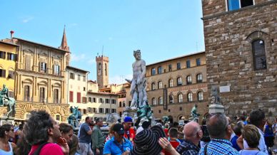 Firenze contro l’overtourism: si pensa al ticket d’ingresso come Venezia