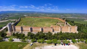 Il castello con la maggiore piazza d’armi del ‪‎Medioevo in Italia, un tesoro storico a rischio