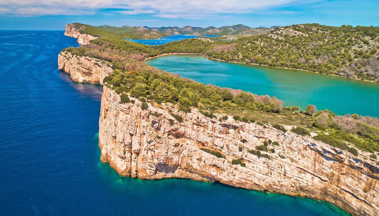 Vista del Lago di Mir in Croazia