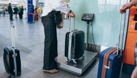 Ryanair aumenta di 5 cm lo spazio per il bagaglio sotto il sedile: cosa cambia per i passeggeri