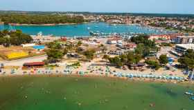 Bijeca, la spiaggia da sogno in Croazia tra sabbia dorata e mare cristallino