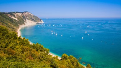Le migliori spiagge dove andare ad agosto in Italia: paradisi unici e poca folla