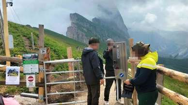 Sul “sentiero dei selfie” in Val Gardena è stato installato un tornello a pagamento