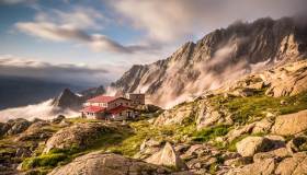 The Guardian racconta le Dolomiti lontane dal turismo di massa