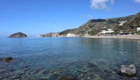 Ischia, dove il calore della terra trasforma la cucina in magia